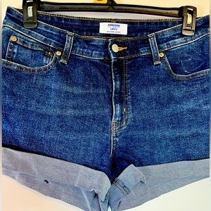 Women’s Short- Levi Denizen